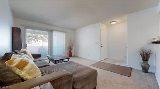 Photo #4: 2540761 Listing