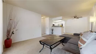 Photo #5: 2540761 Listing