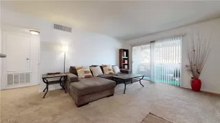 Photo #6: 2540761 Listing