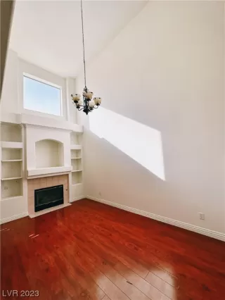 Photo #2: 2540767 Listing