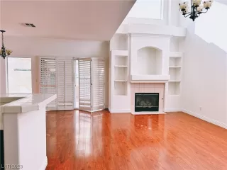 Photo #3: 2540767 Listing