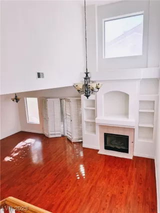 Photo #4: 2540767 Listing