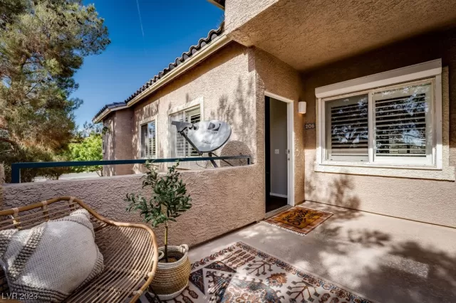 MLS: 2540783 Condo For Sale