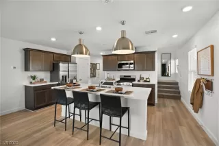 Photo #3: 2540793 Listing