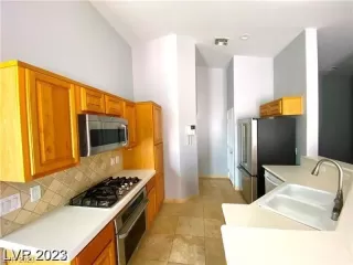 Photo #3: 2540810 Listing