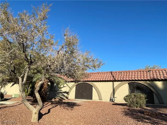 MLS: 2540816 Condo For Sale