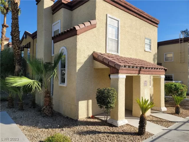 MLS: 2540823 Condo For Sale