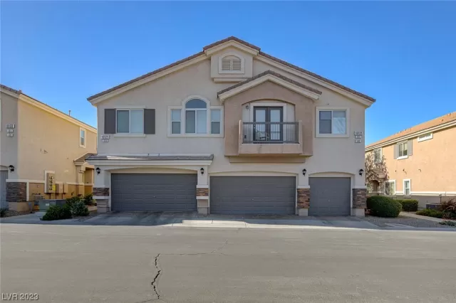 MLS: 2540831 Condo For Sale