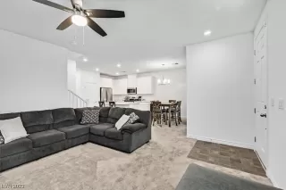 Photo #1: 2540872 Listing