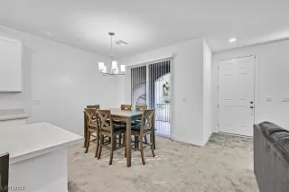 Photo #6: 2540872 Listing