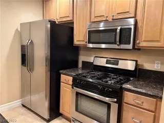 Photo #6: 2540880 Listing 