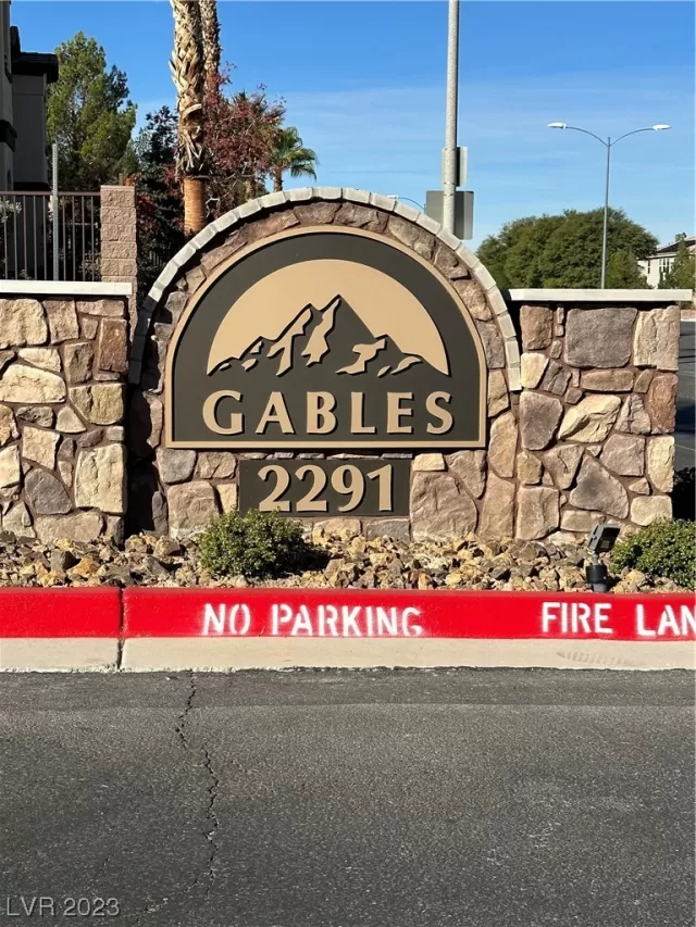 MLS: 2540890 Condo For Sale