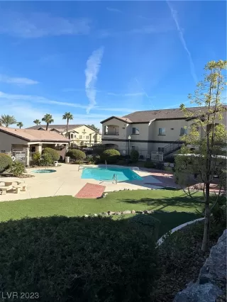 Photo #3: 2540890 Listing 