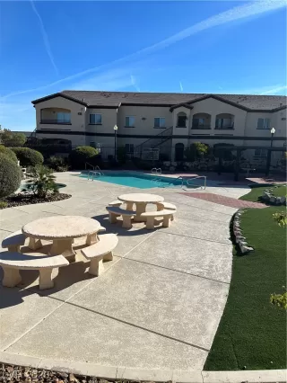 Photo #4: 2540890 Listing 