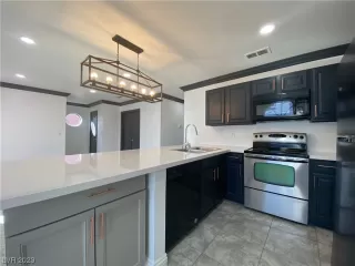 Photo #2: 2540912 Listing 