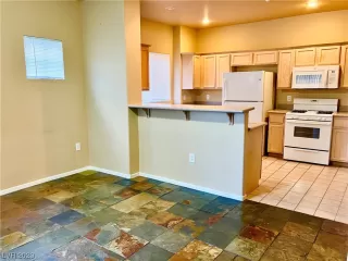 Photo #5: 2540929 Listing 