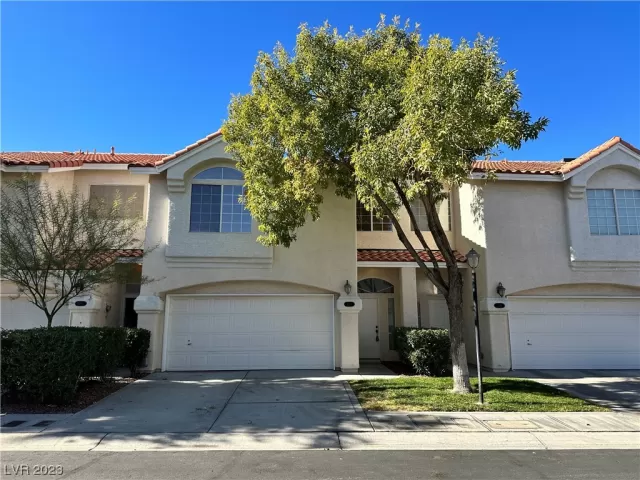 MLS: 2540967 Condo For Sale