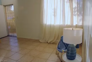 Photo #4: 2541047 Listing