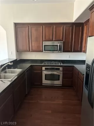 Photo #3: 2541063 Listing