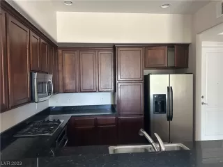 Photo #4: 2541063 Listing