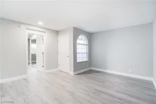 Photo #3: 2541064 Listing