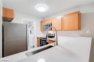 Photo #4: 2541064 Listing