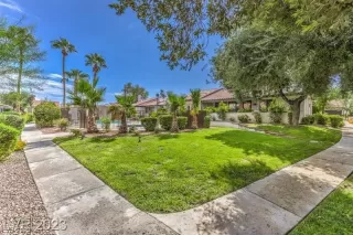 Photo #1: 2541068 Listing 