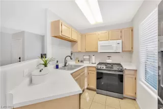 Photo #5: 2541087 Listing 