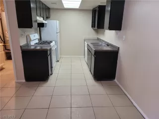 Photo #2: 2541093 Listing 