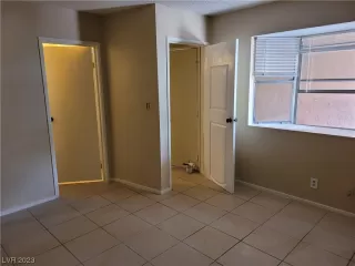 Photo #5: 2541093 Listing 