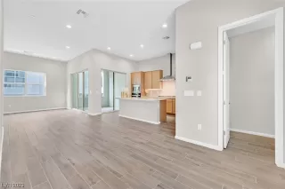 Photo #3: 2541122 Listing