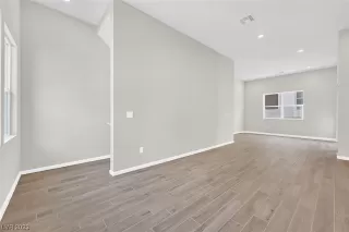 Photo #4: 2541122 Listing