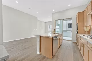 Photo #5: 2541122 Listing