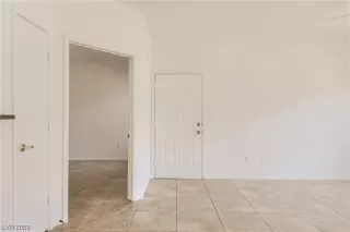 Photo #6: 2541153 Listing 