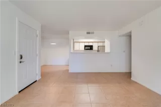 Photo #5: 2541154 Listing