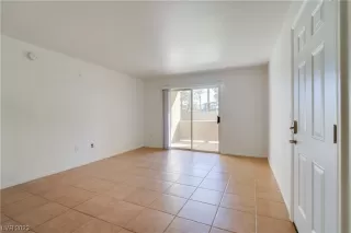 Photo #6: 2541154 Listing