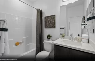 Photo #6: 2541159 Listing