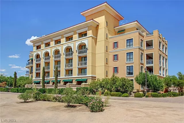 MLS: 2541168 Condo For Sale