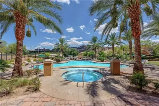 Photo #2: 2541168 Listing