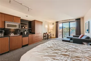 Photo #5: 2541168 Listing