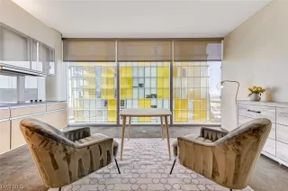 Photo #3: 2541169 Listing