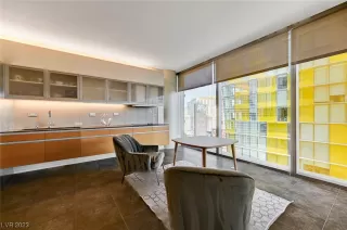 Photo #4: 2541169 Listing