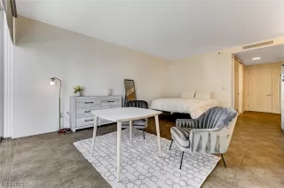 Photo #6: 2541169 Listing