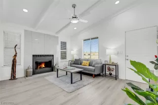 Photo #1: 2541200 Listing