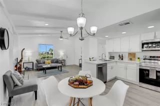 Photo #2: 2541200 Listing