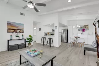 Photo #6: 2541200 Listing