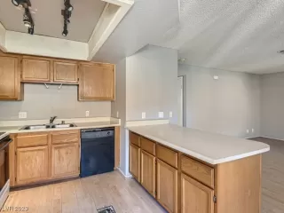 Photo #3: 2541244 Listing