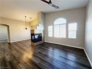 Photo #5: 2541267 Listing 