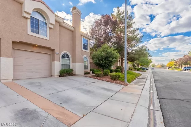 MLS: 2541292 Condo For Sale