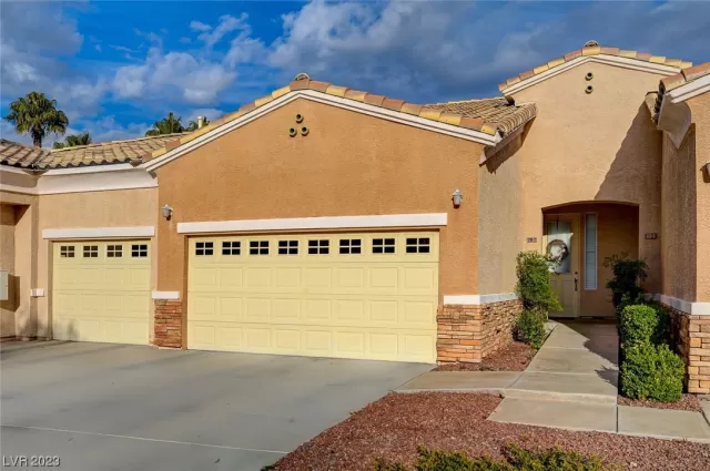 MLS: 2541319 Condo For Sale